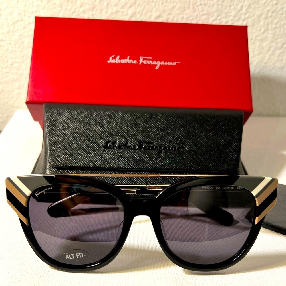 NEW Salvatore Ferragamo Semi Black Cat Eye Sunglasses SF882SA with Box - Picture 5 of 10
